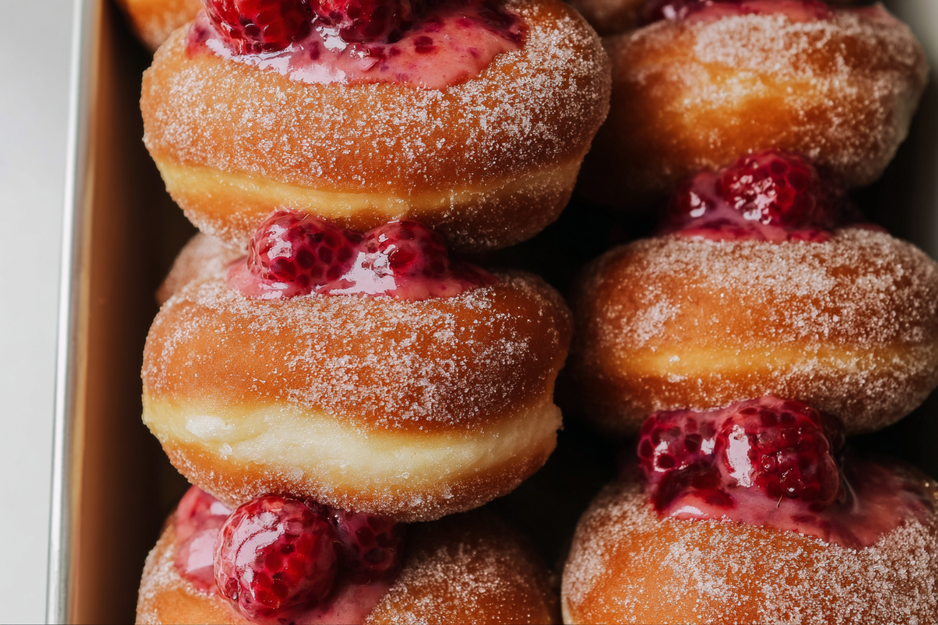 Donuts With Tangy Raspberry Jelly And Glossy Glaze 6 Raspberry Filled Donut Recipe
